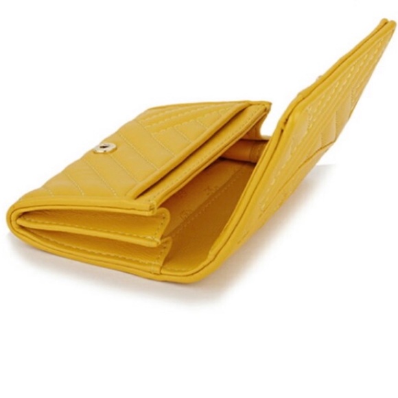Tory Burch Wallet - Picture 2 of 12